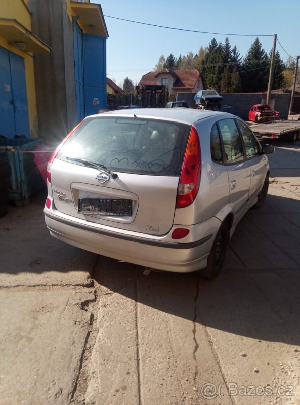 Nissan Almera Tino