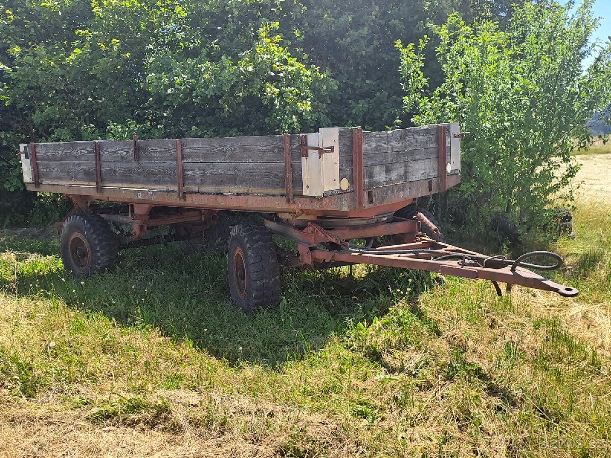 Vlek 5t Pzs.hydraulicky sklápěč, kola 10,5x16