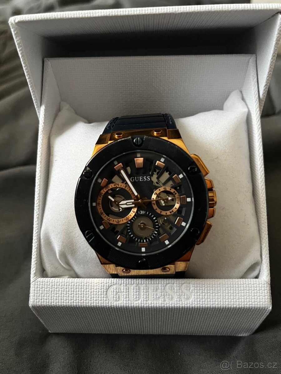 Guess hodinky