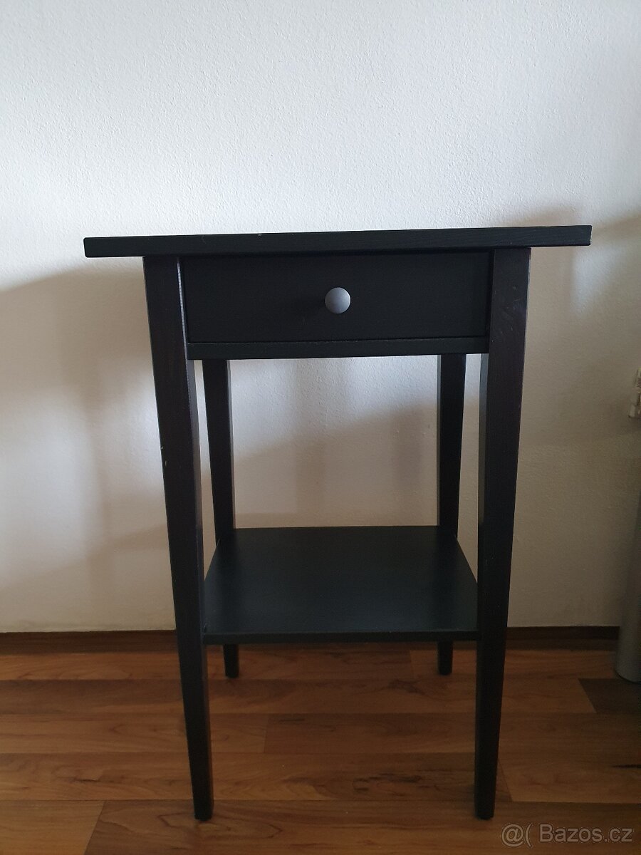 Noční stolek IKEA Hemnes