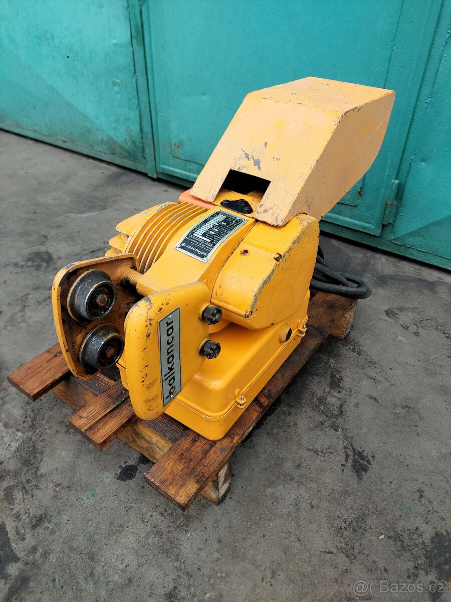 Elektrický řetězový kladkostroj Balkancar 125 kg