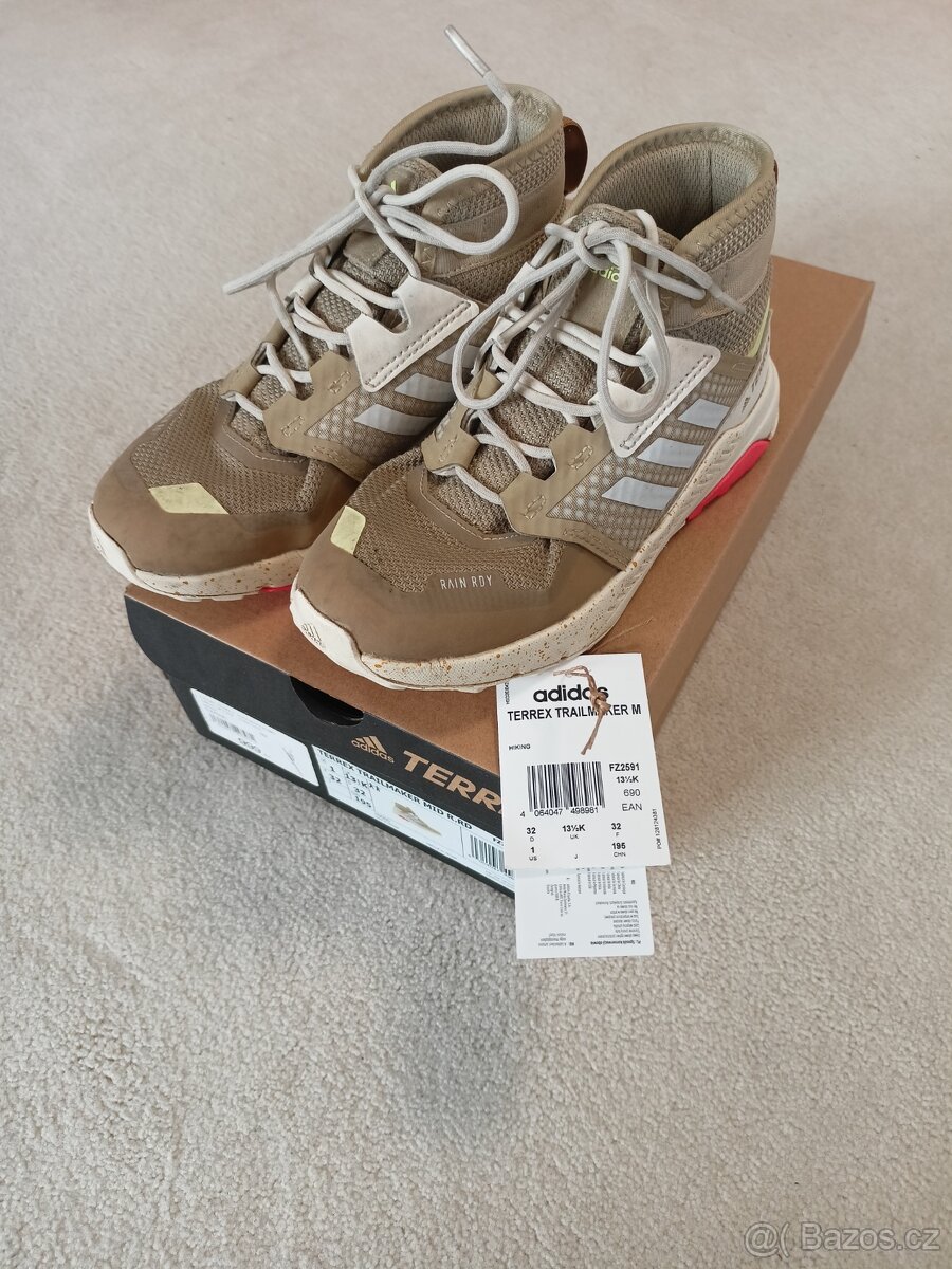 Dívčí voděodolné kotníkové boty Adidas