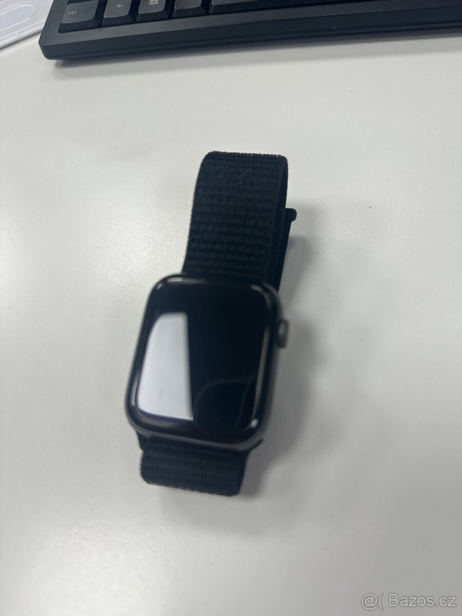 Apple Watch 4 44mm - kondice baterie 100%