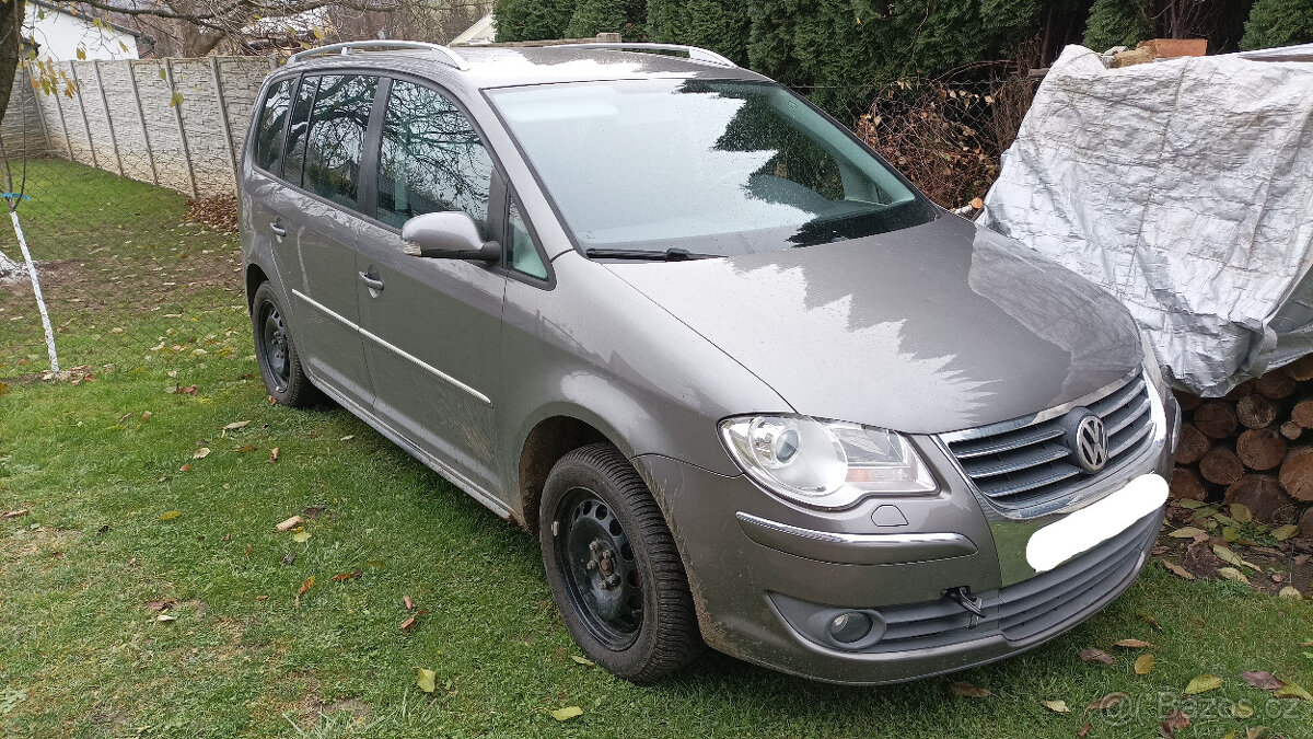 VW Touran 1T2 r.v. 2007 - Nepojízdný na ND nebo opravu