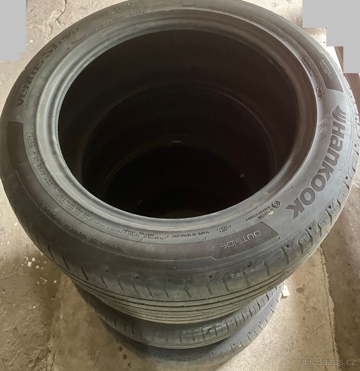 Prodám čtyři letní pneu Hankook 235/55 R19 101Y