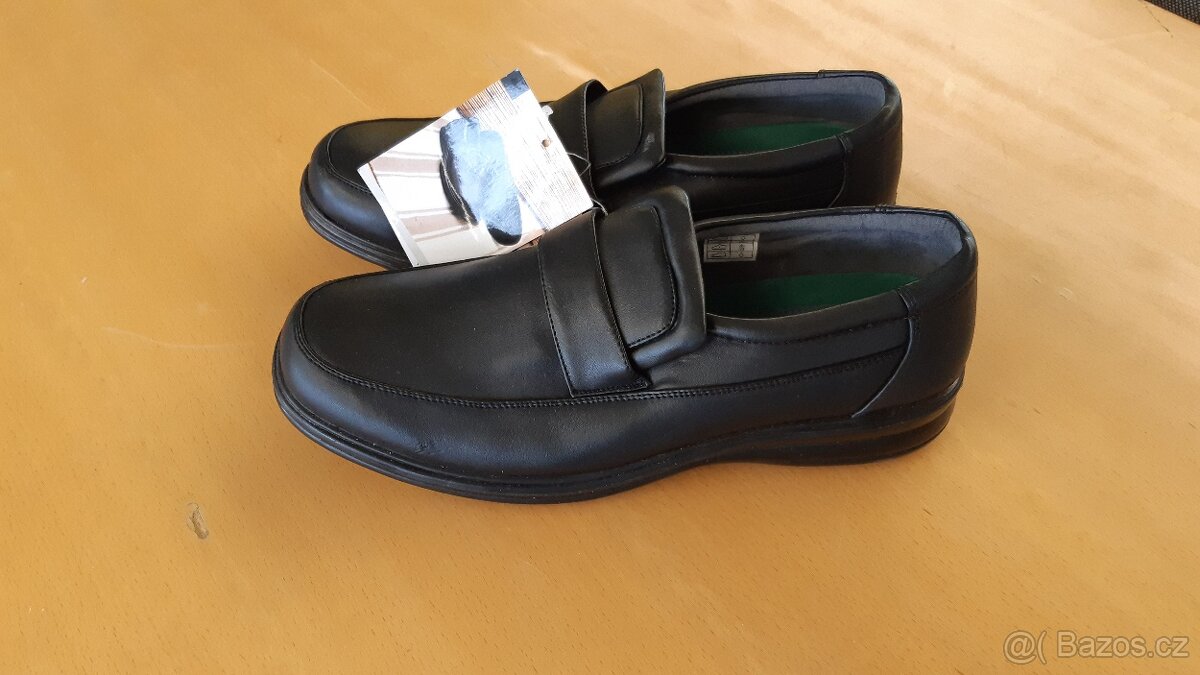 Černé polobotky-mokasíny 