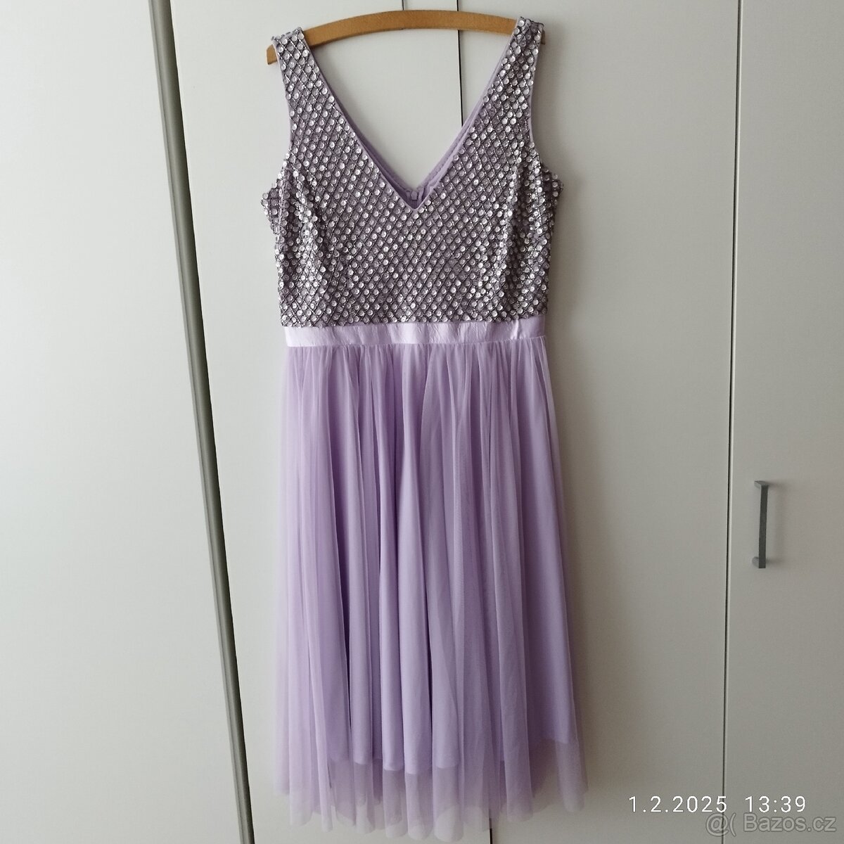 Krásné lila společenské midi šaty GODDIVA, vel. 14