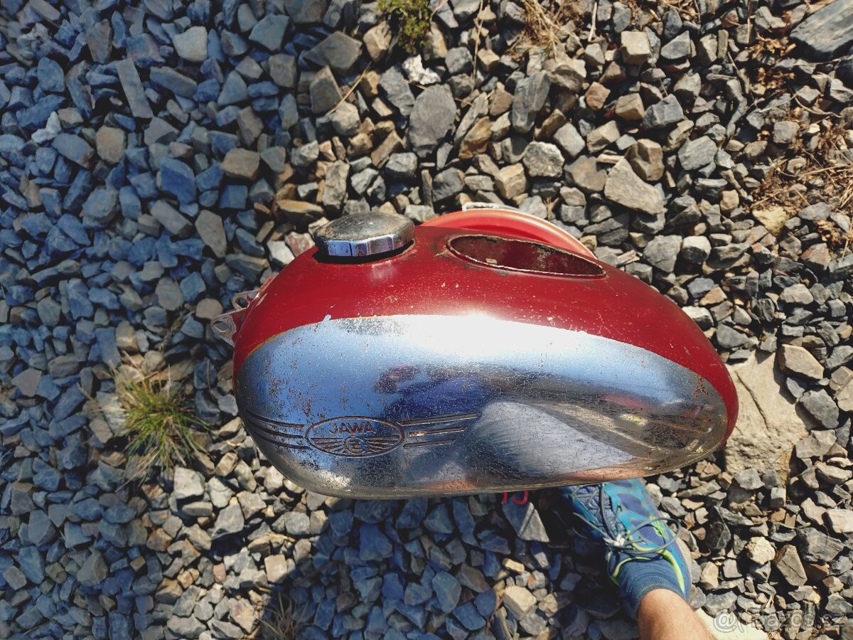 Jawa Kývačka nádrž