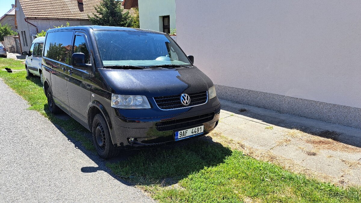 Volkswagen Transporter T5, Caravelle 2,5 TDI