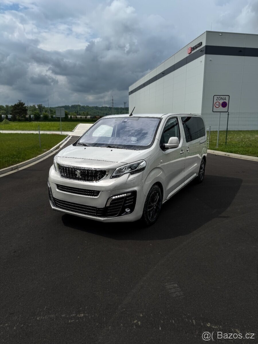 Peugeot Traveller Allure MAX výbava 8 míst