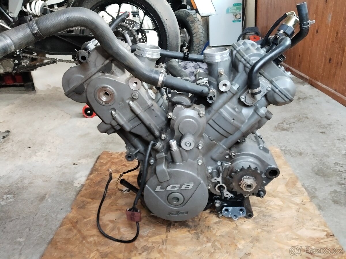 MOTOR KTM 990