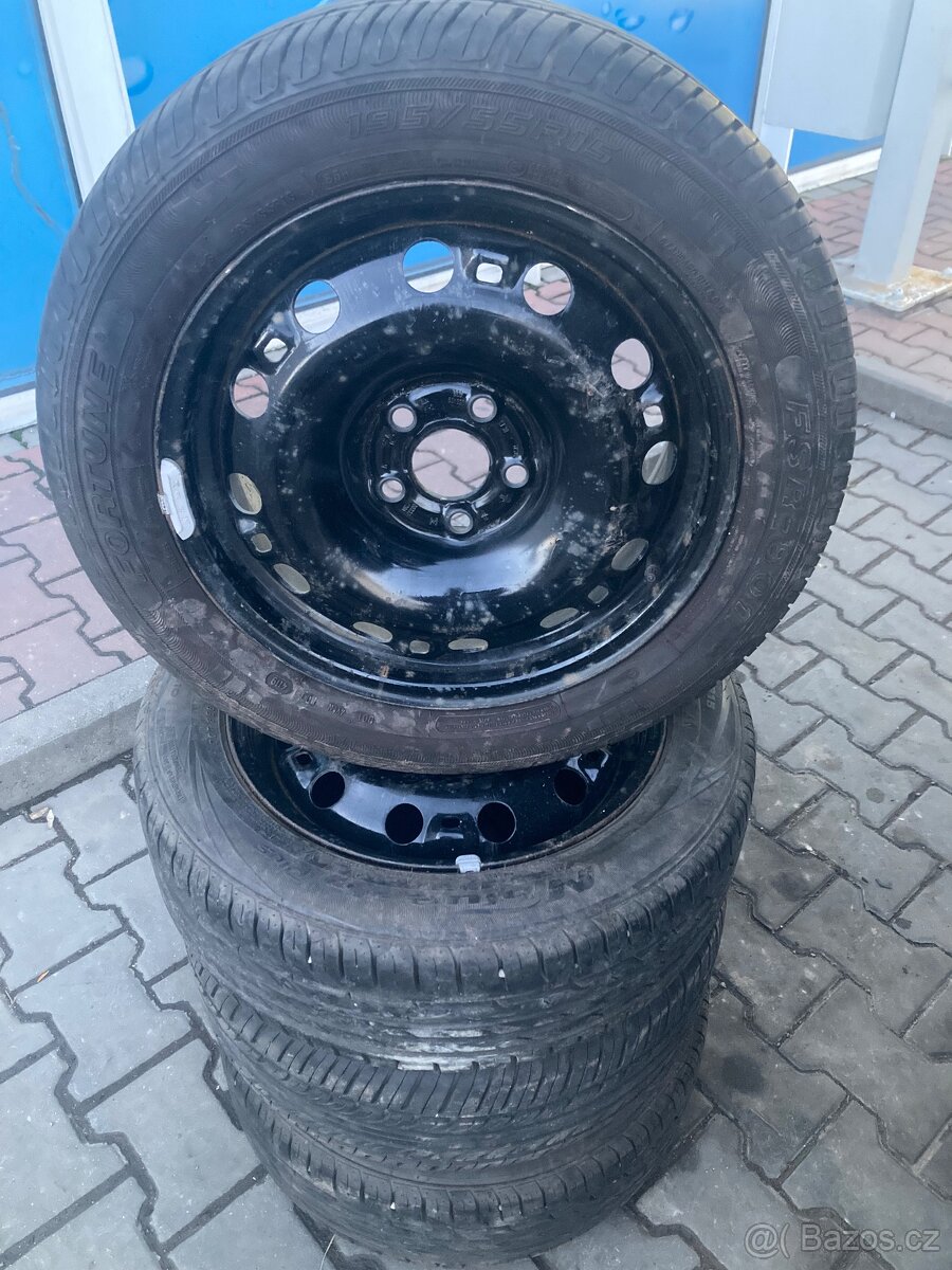 195/55/15 Letni na diskách vw skoda