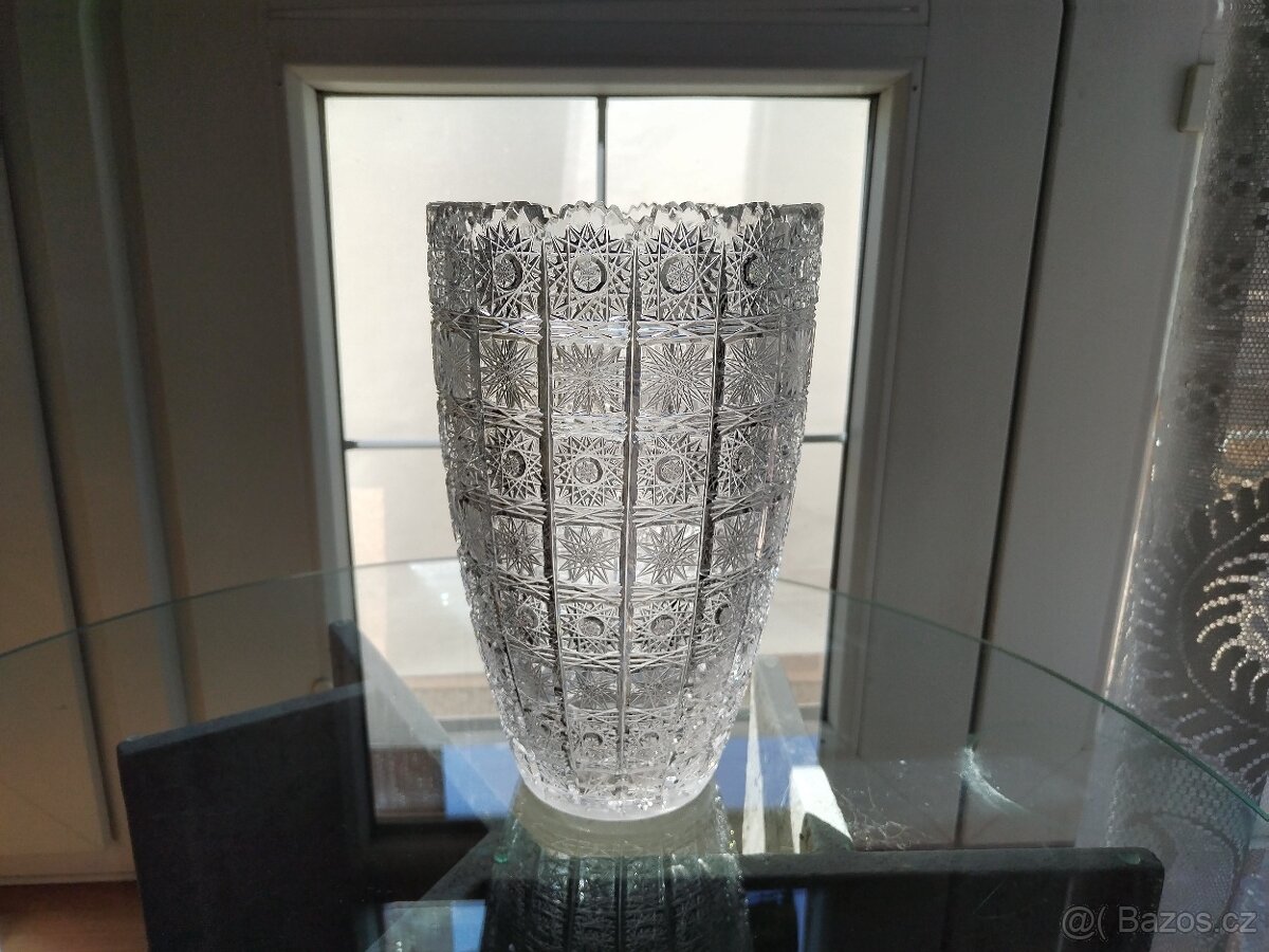 Velká broušená váza - TOP STAV