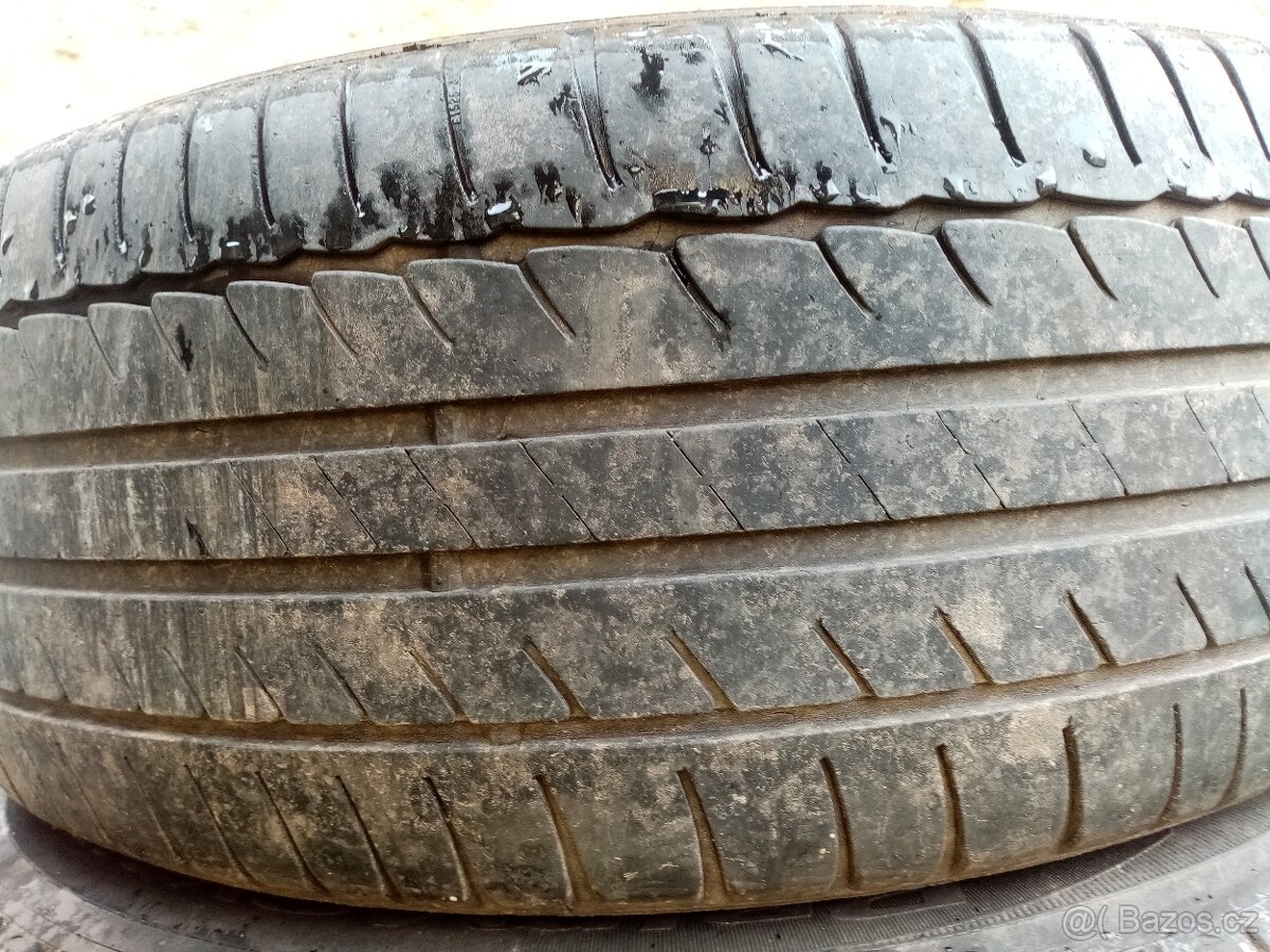 Letní pneu Michelin Primacy 215 /55R16