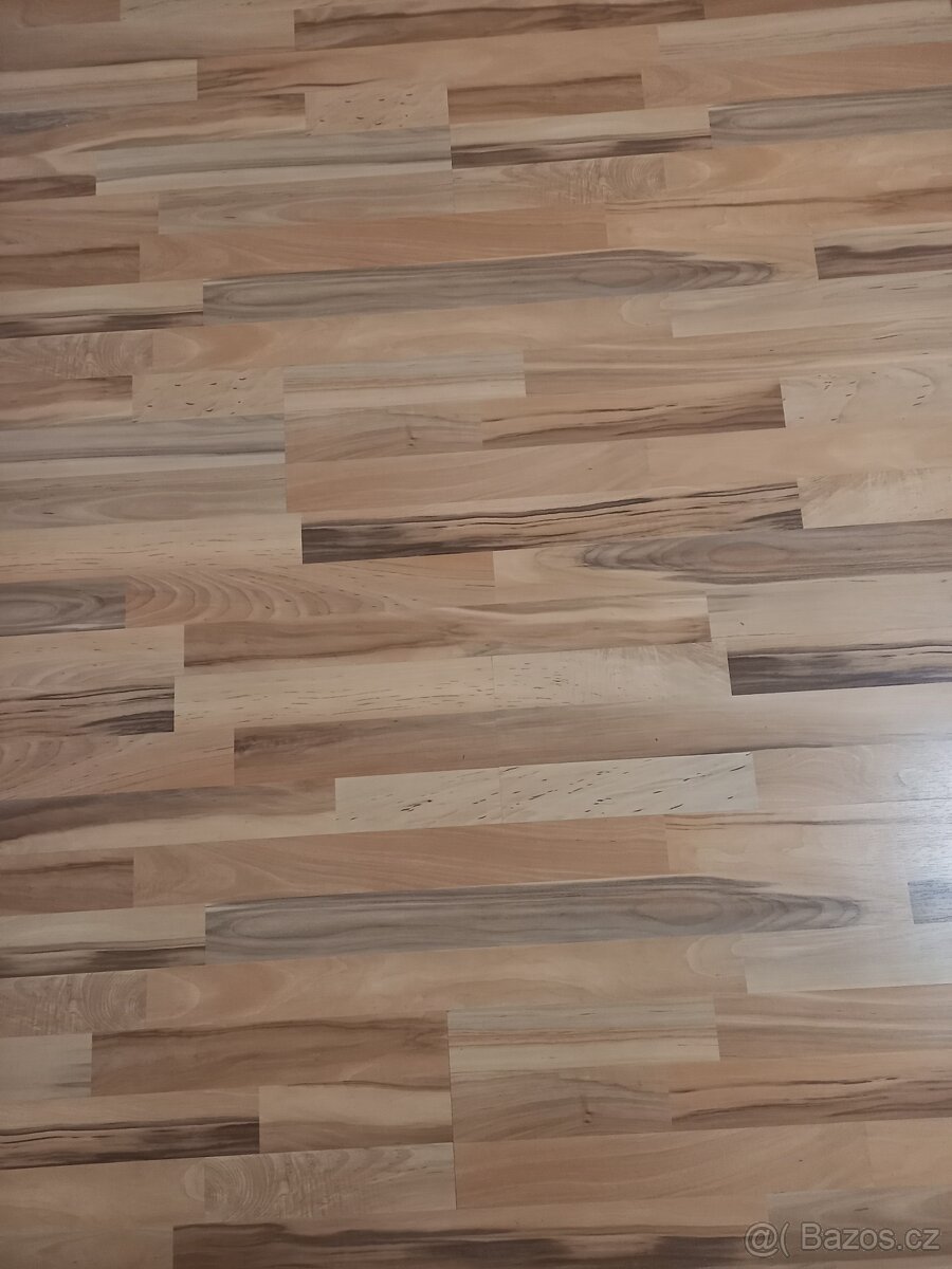 Laminátová podlaha 12 m