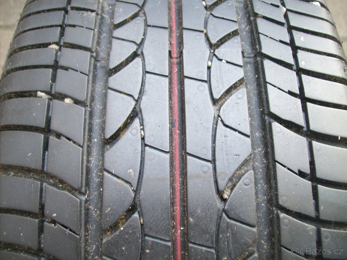 letní pneu Yaris Bridgestone 175.65.15 90%