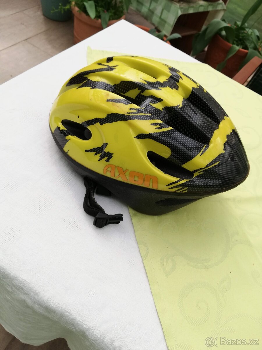 Cyklistická přilba Axon