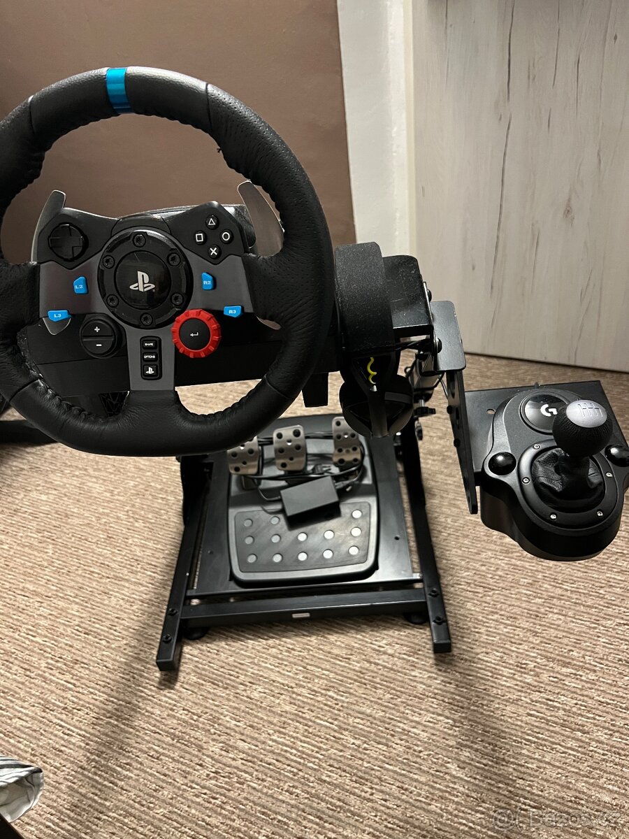 Logitech g29 + řadička + stojan + sluchátka