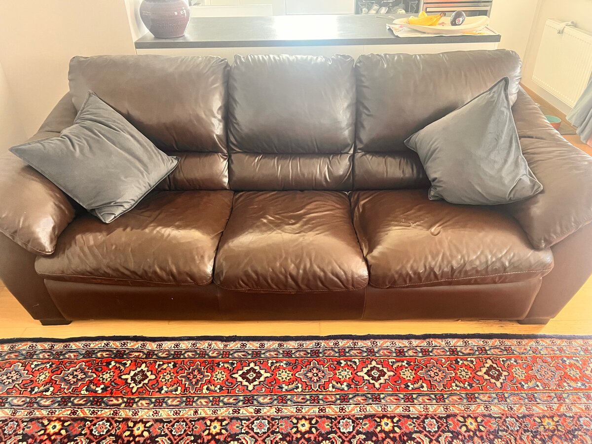 Pohodlná koženková pohovka Italsofa (Natuzzi) – Praha