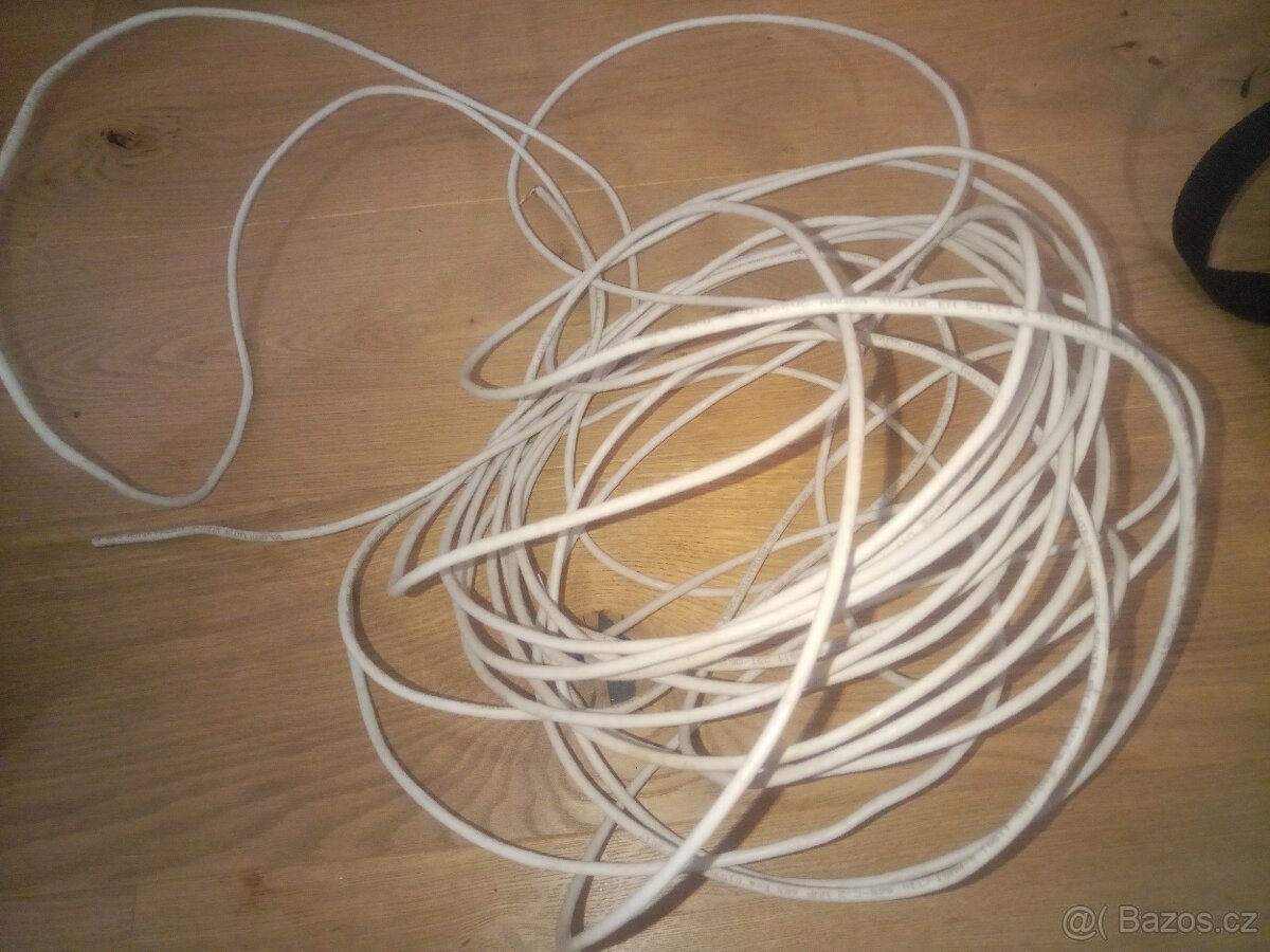 Internetový datový kabel dl. 1x7m a 1x9m