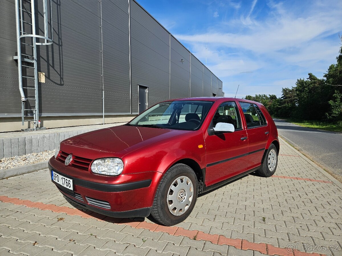 VW GOLF IV 1.4 16V++55KW++TAŽNÉ++