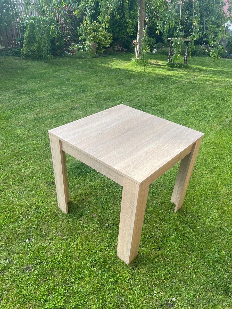 Kuchyňský stůl