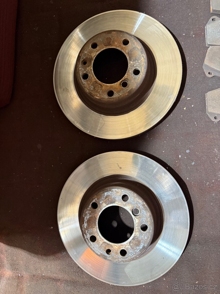 Přední kotouče + desky BMW e38