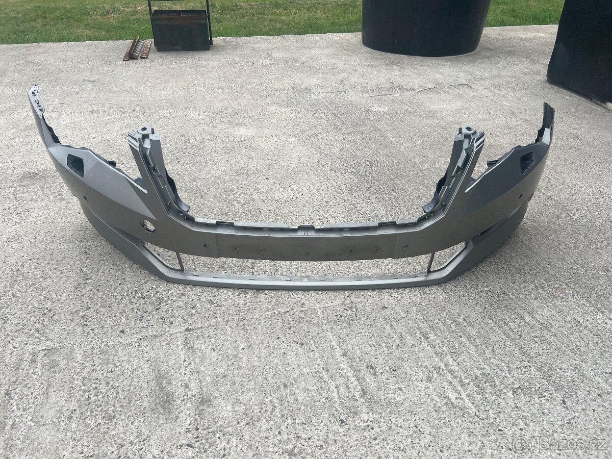 Přední nárazník Škoda Superb 3