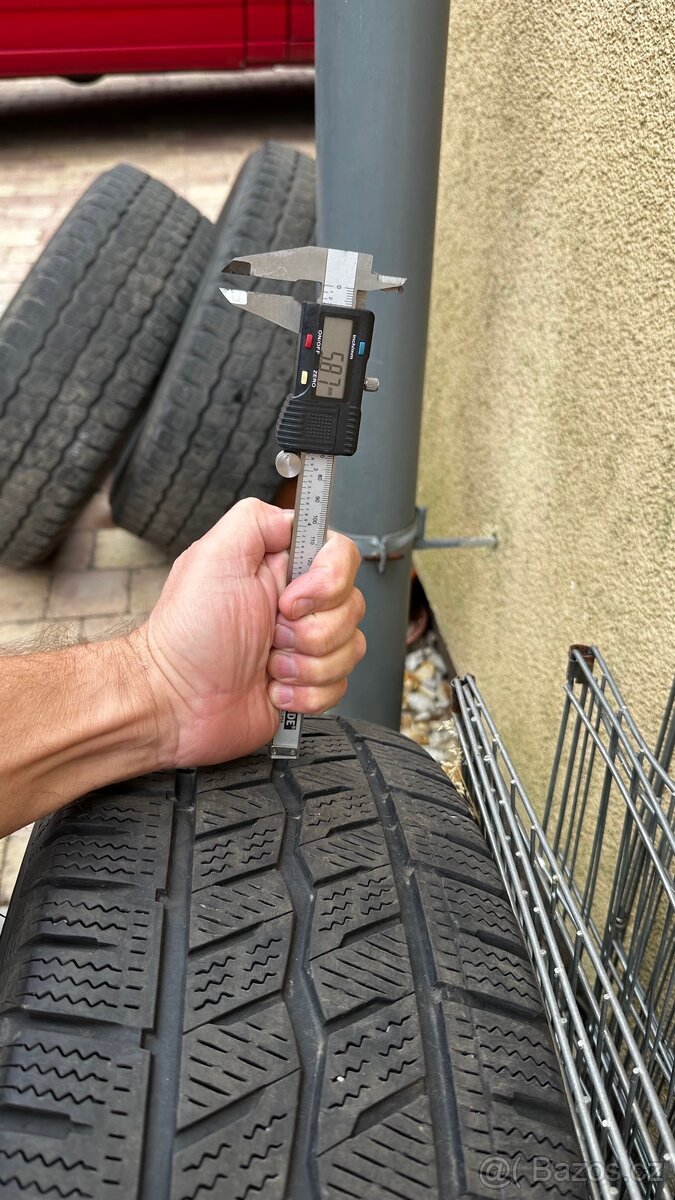 Zimni pneu na dodavku 235/65/16 C