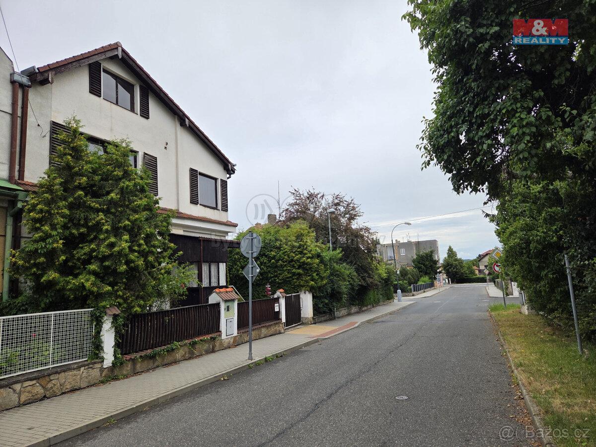 Prodej 1/2 rodinného domu, 180 m², Úvaly, ul. Wolkerova