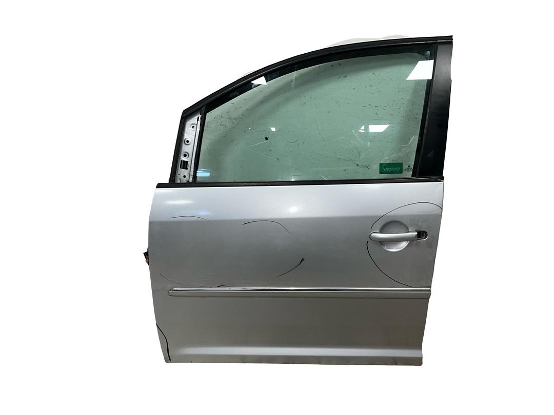 Levé přední dveře stříbrná metalíza LA7W VW Touran 1T2 FL