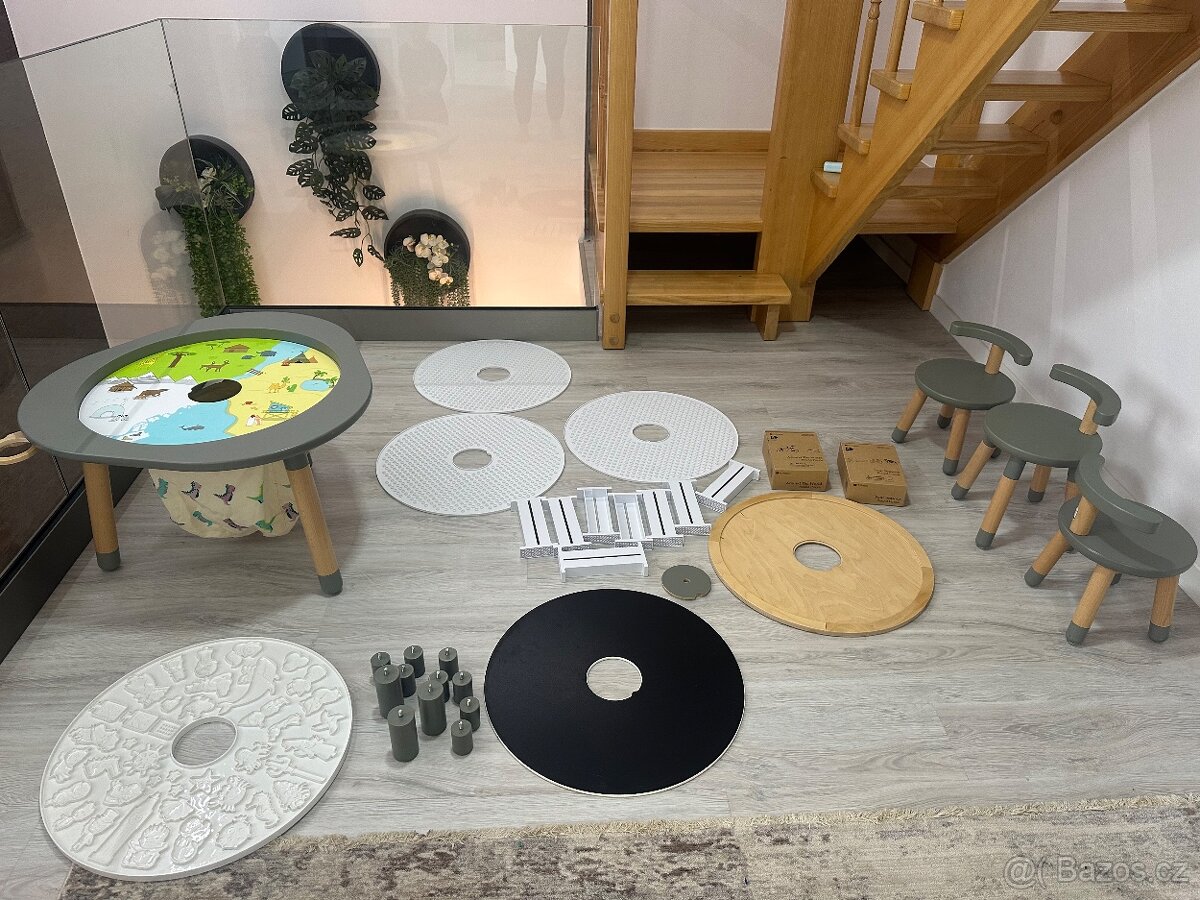 Dětský stolek s bohatým příslušenstvím MUTable Stokke