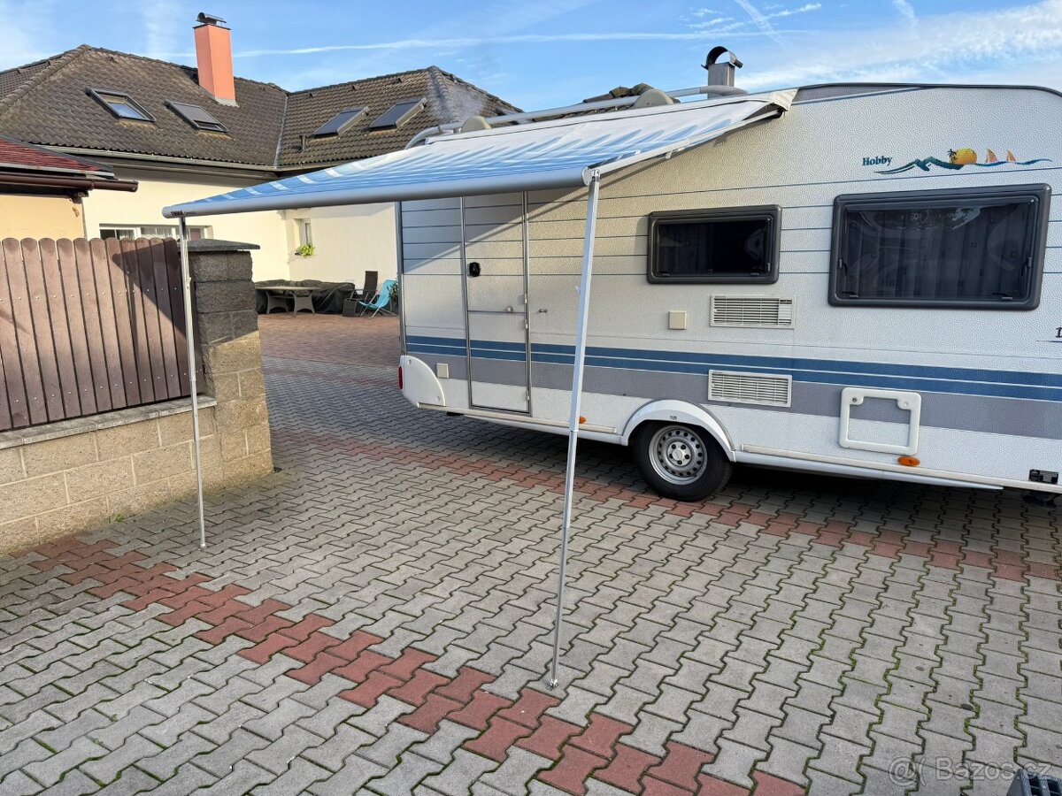 Sáčková markýza Thule Ominstor 2,4m, půl roku stará