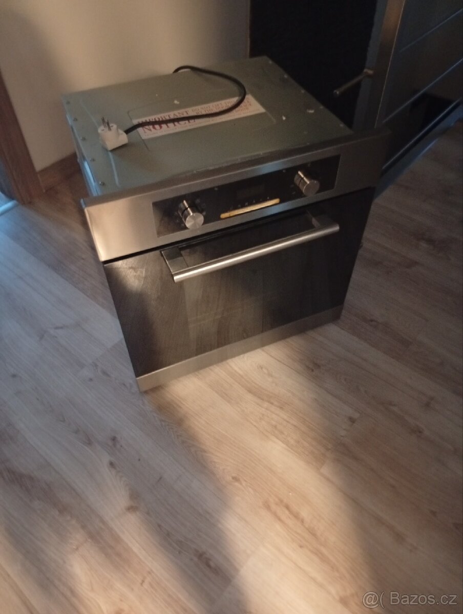 Vestavná trouba Baumatic