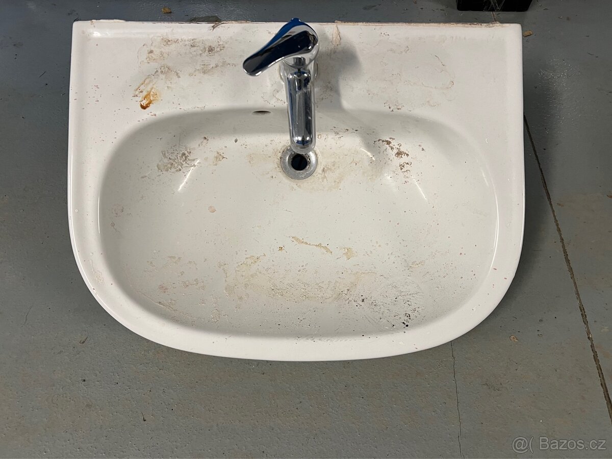 Prodám umyvadlo 60 X 44