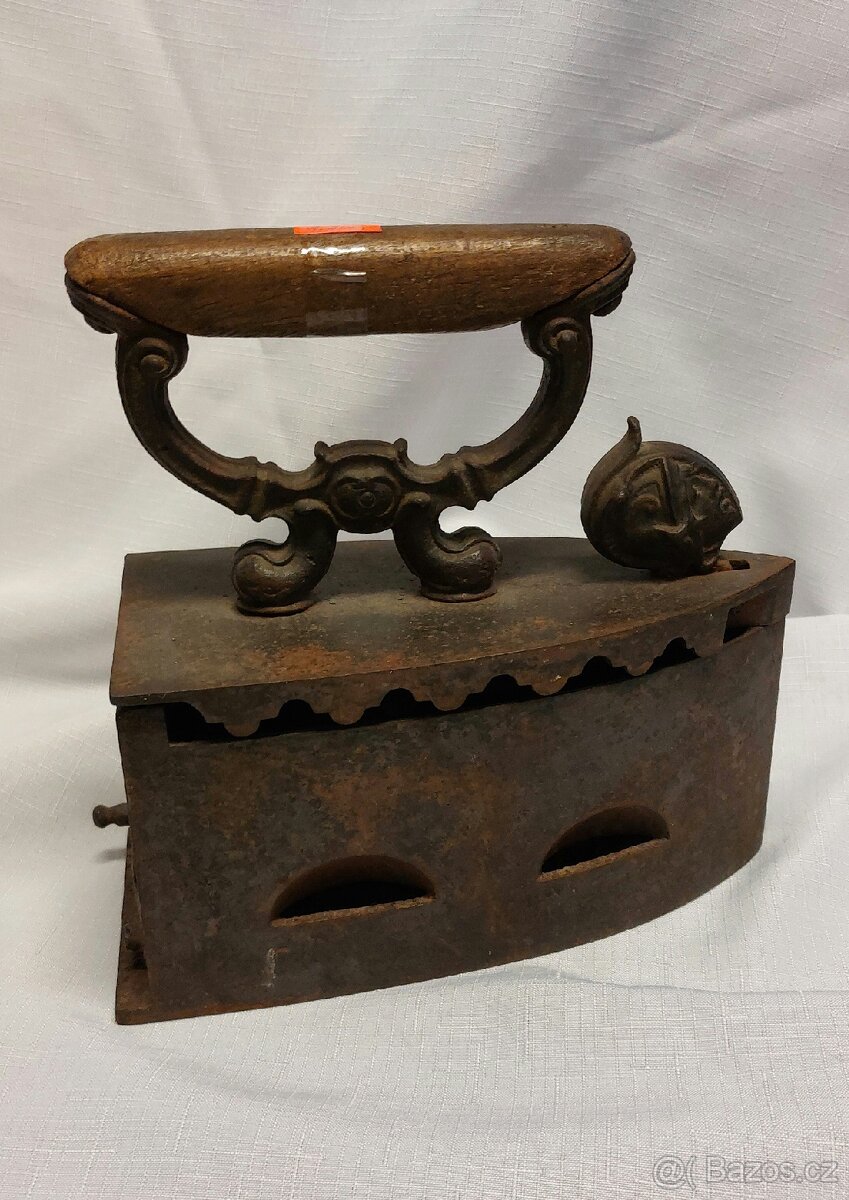 Starožitná žehlička