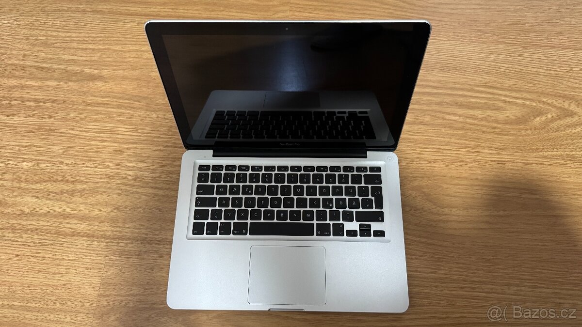 Apple MacBook Pro, i7, 8GB RAM, 240GB SSD