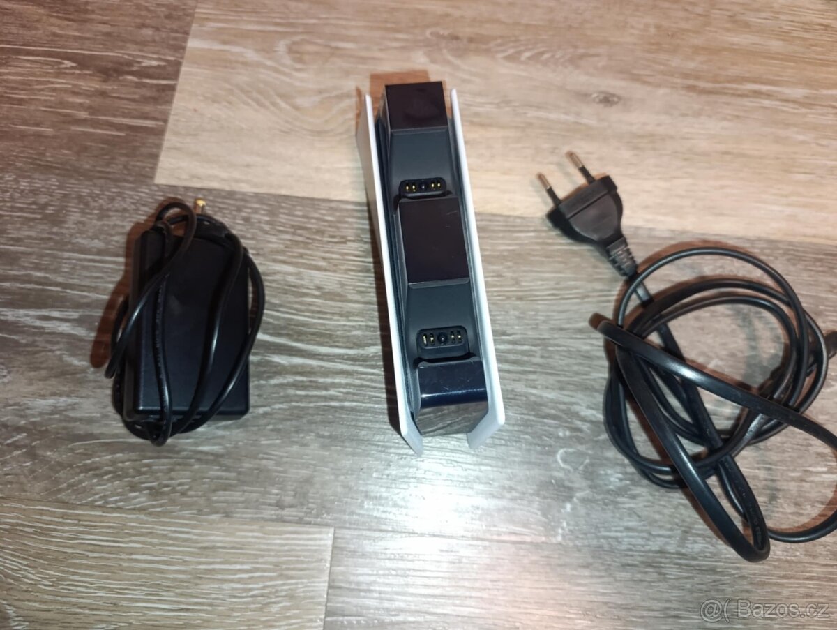 Nabíjecí stanice na ovladače PS5