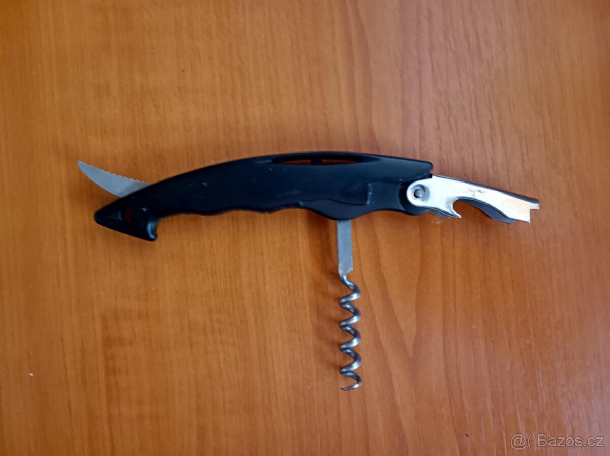 Univerzální otvírač