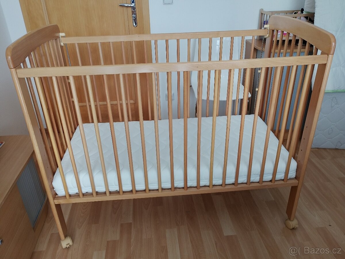 Dětská postýlka, masiv buk.