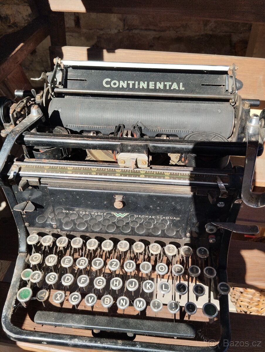 Starožitný psací stroj