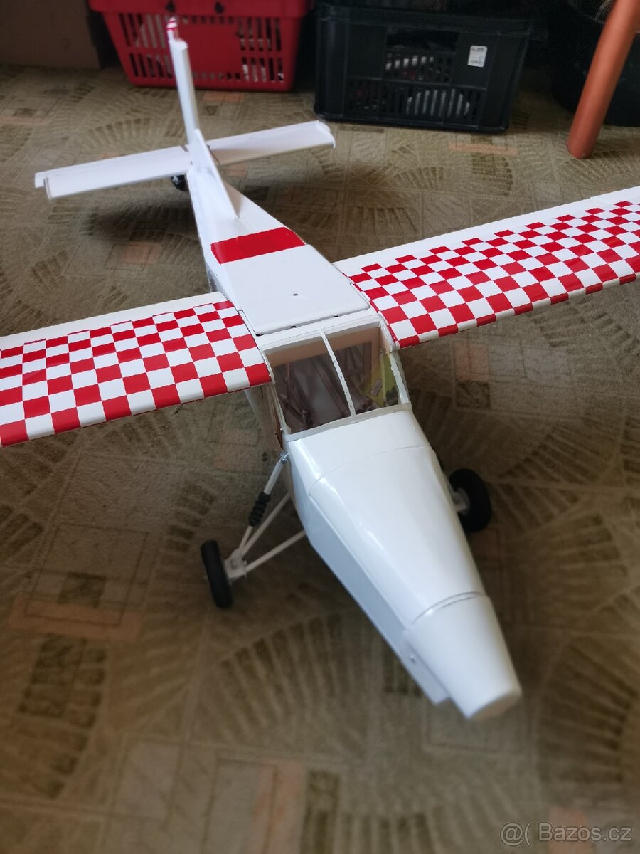 RC letadlo Pilatus turbo