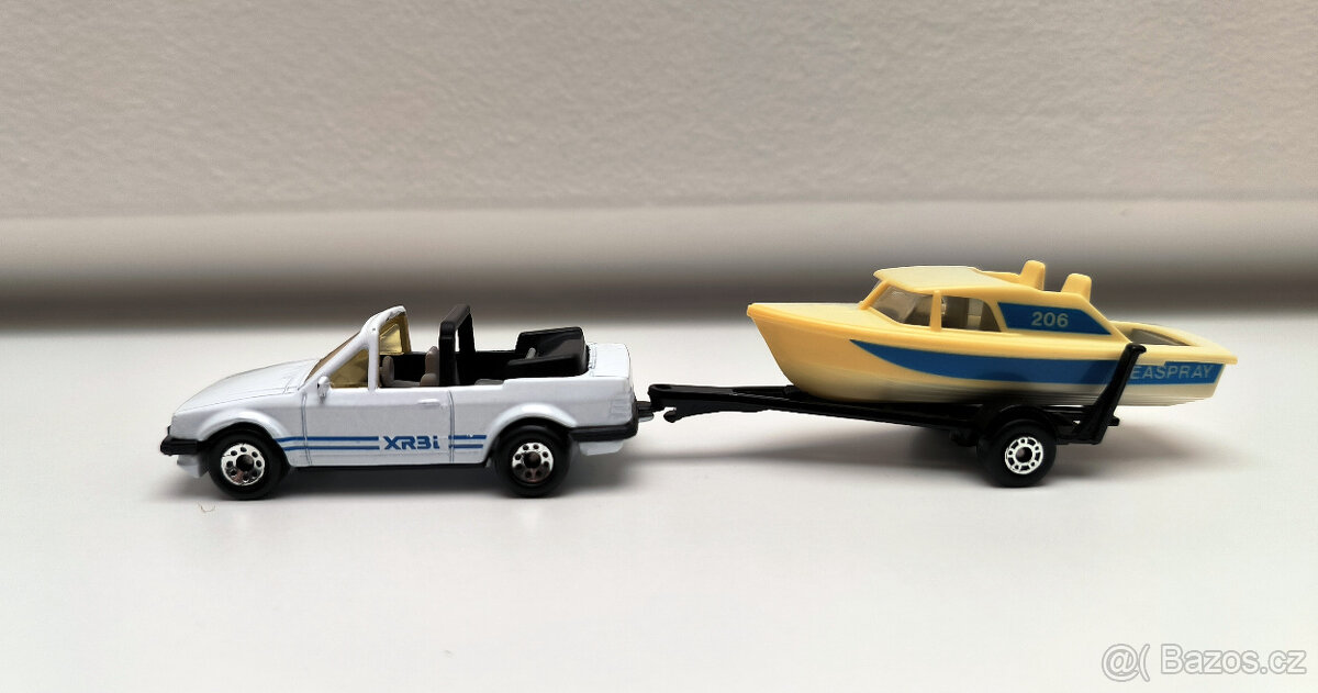 Matchbox set - Ford Escort Cabrio + přívěs se člunem
