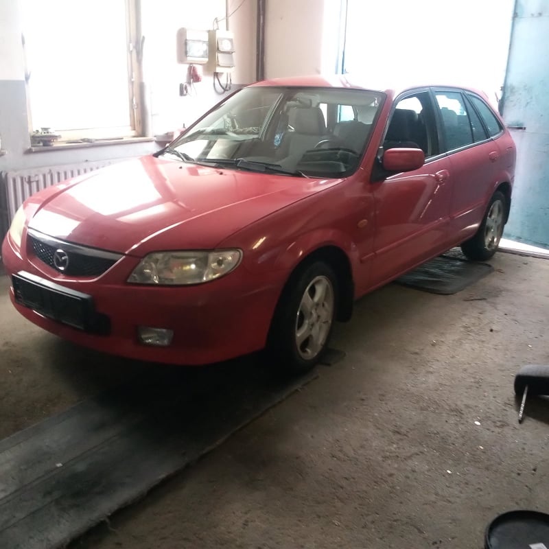 MAZDA 323 F 1,6 2002