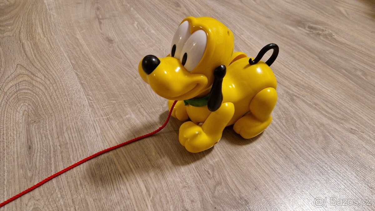 žlutý pes Pluto tahací
