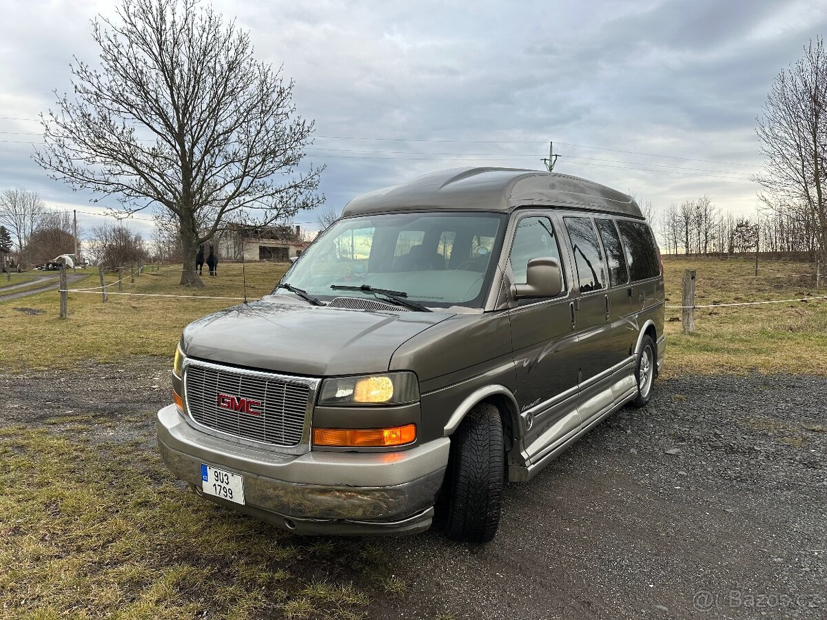 GMC Savana Explorer na prodej