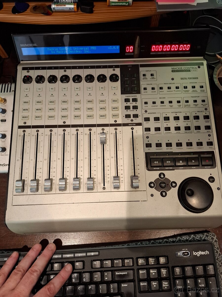 🎛️ Mackie Control Universal Pro – DAW kontroler pro náročné