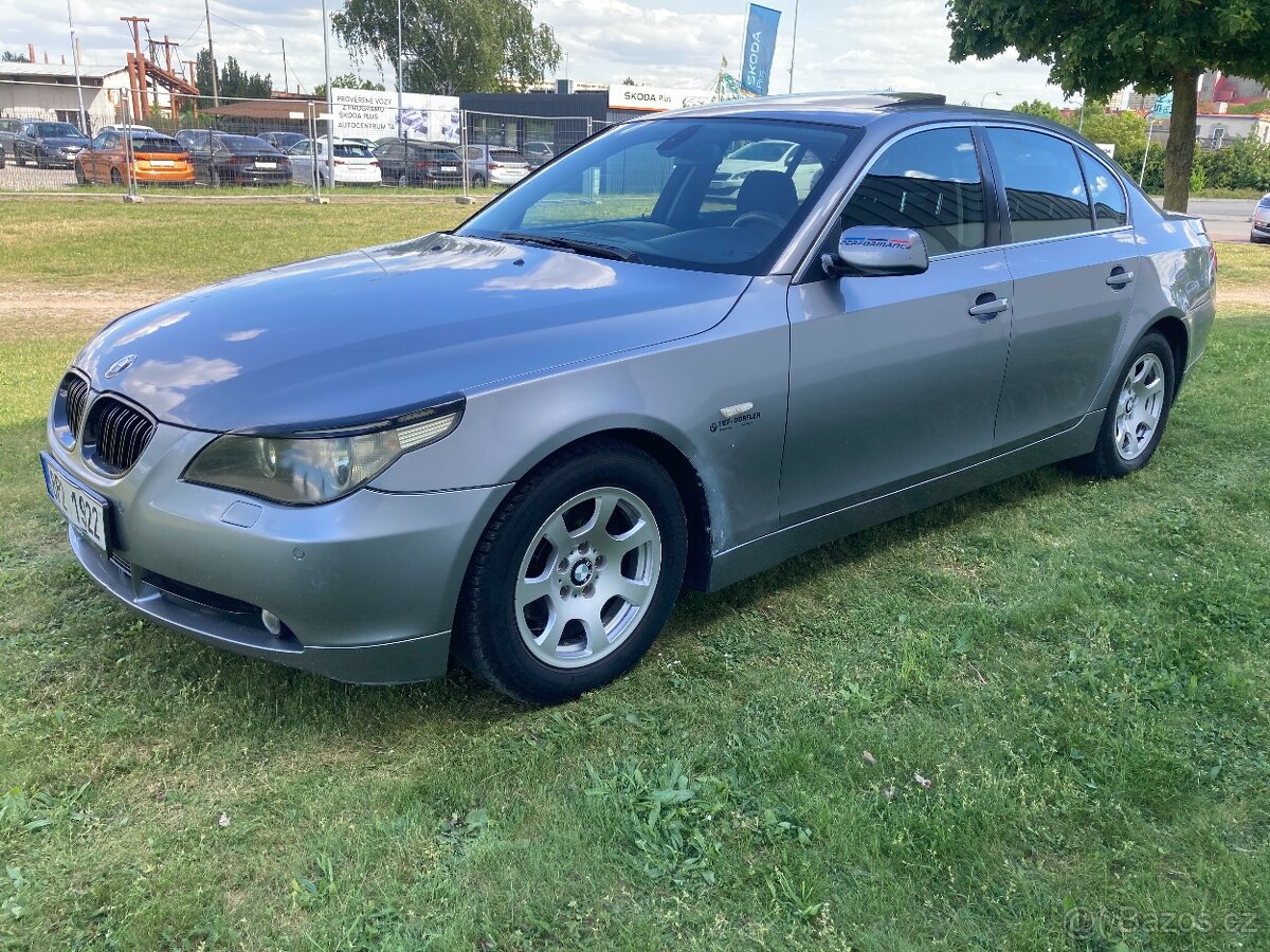Bmw 520i 125kw alu kola šíbr park.senzory tempomat vyhř.sed