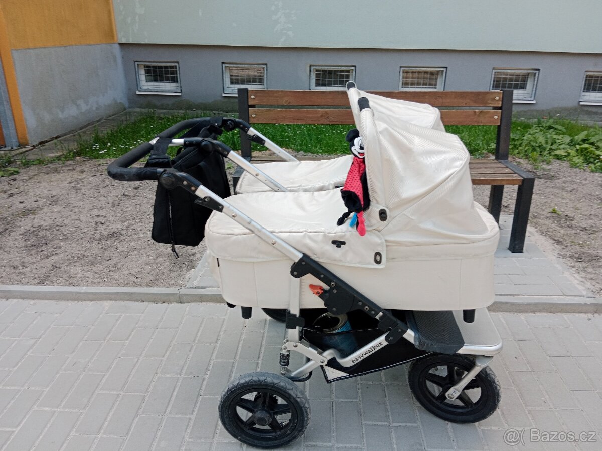 Prodám kočárek na dvojčata