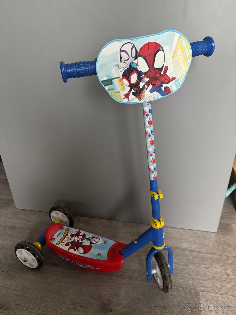 Koloběžka Spidey Smoby s výškově nastavitelnou rukojetí